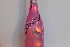 sueann-Upcycled-bottle-lamp